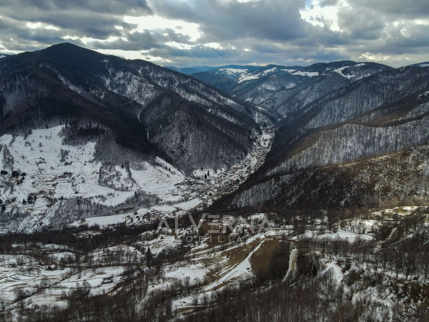 Teren constructii 4150mp, sat Plopi, Valea Ierii - Poză 6