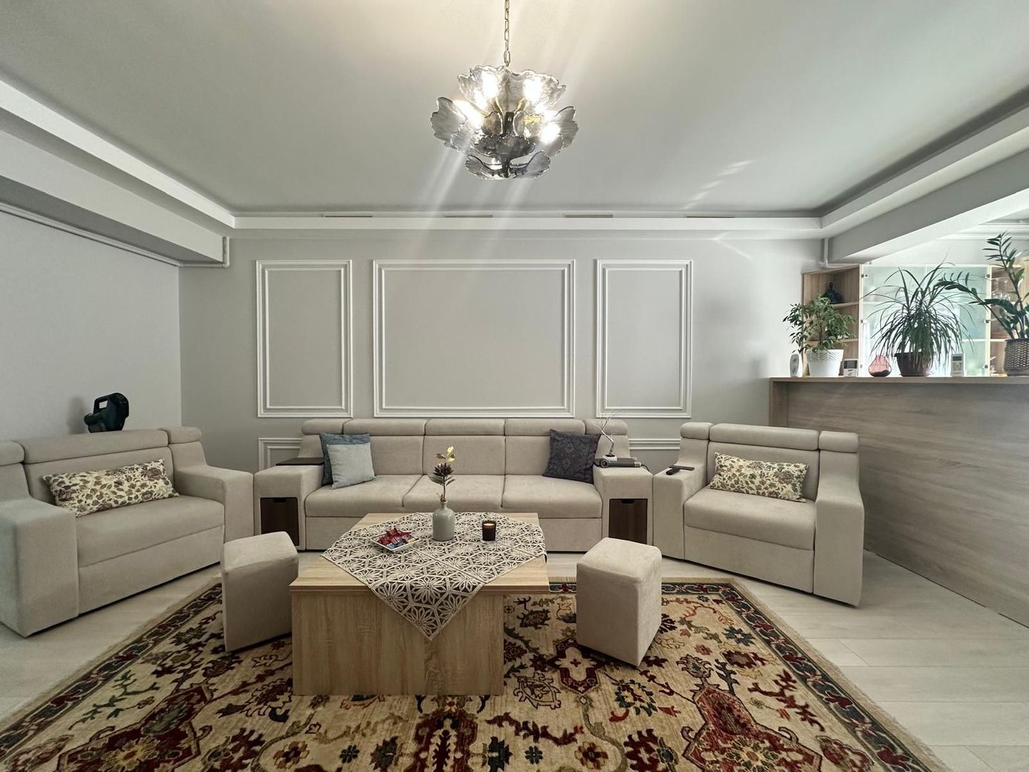 Apartament 3 camere de vanzare Zona Compozitorilor - Poză 1