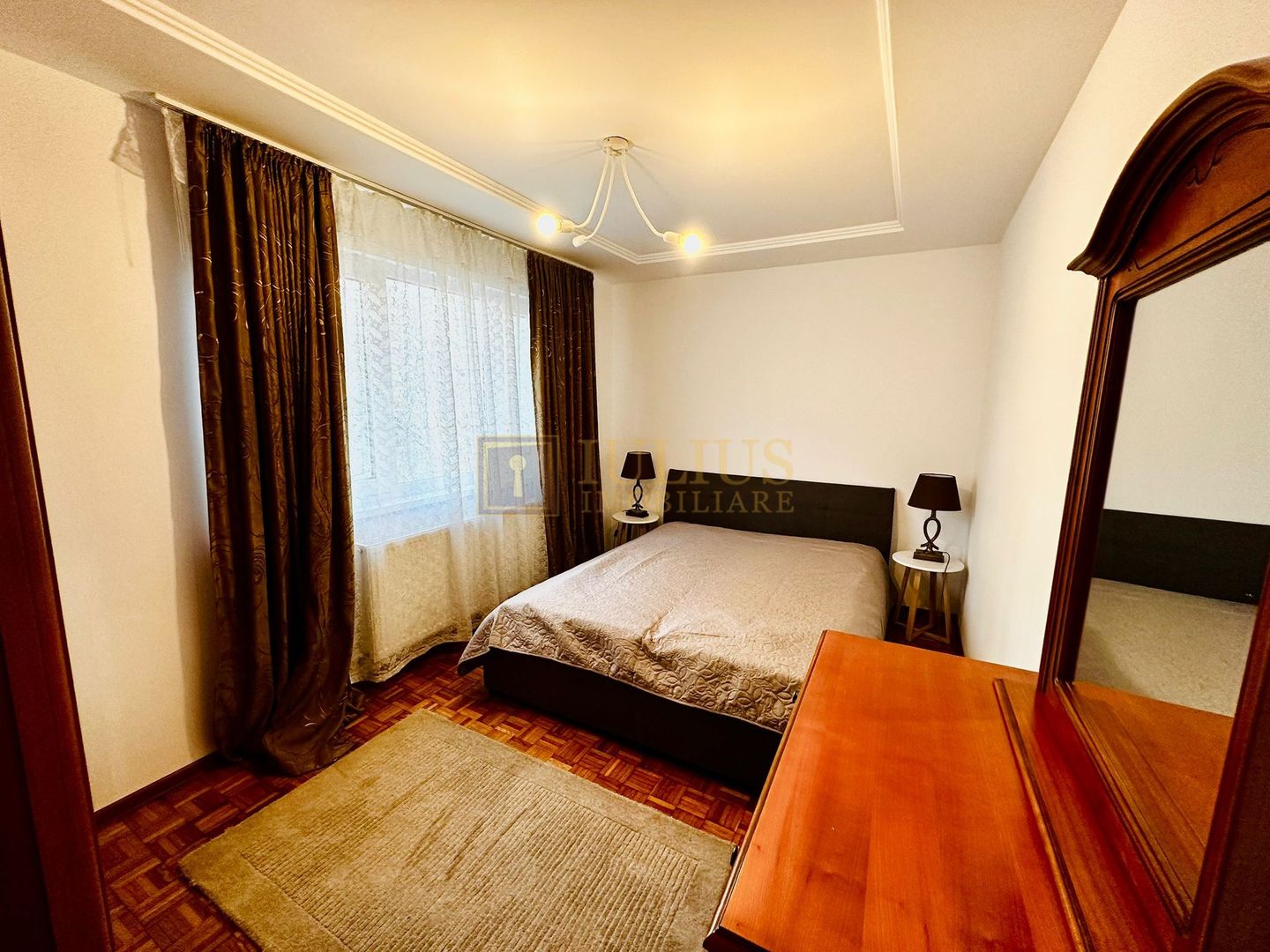 4 camere, 2 bai, centrala proprie - Poză 15