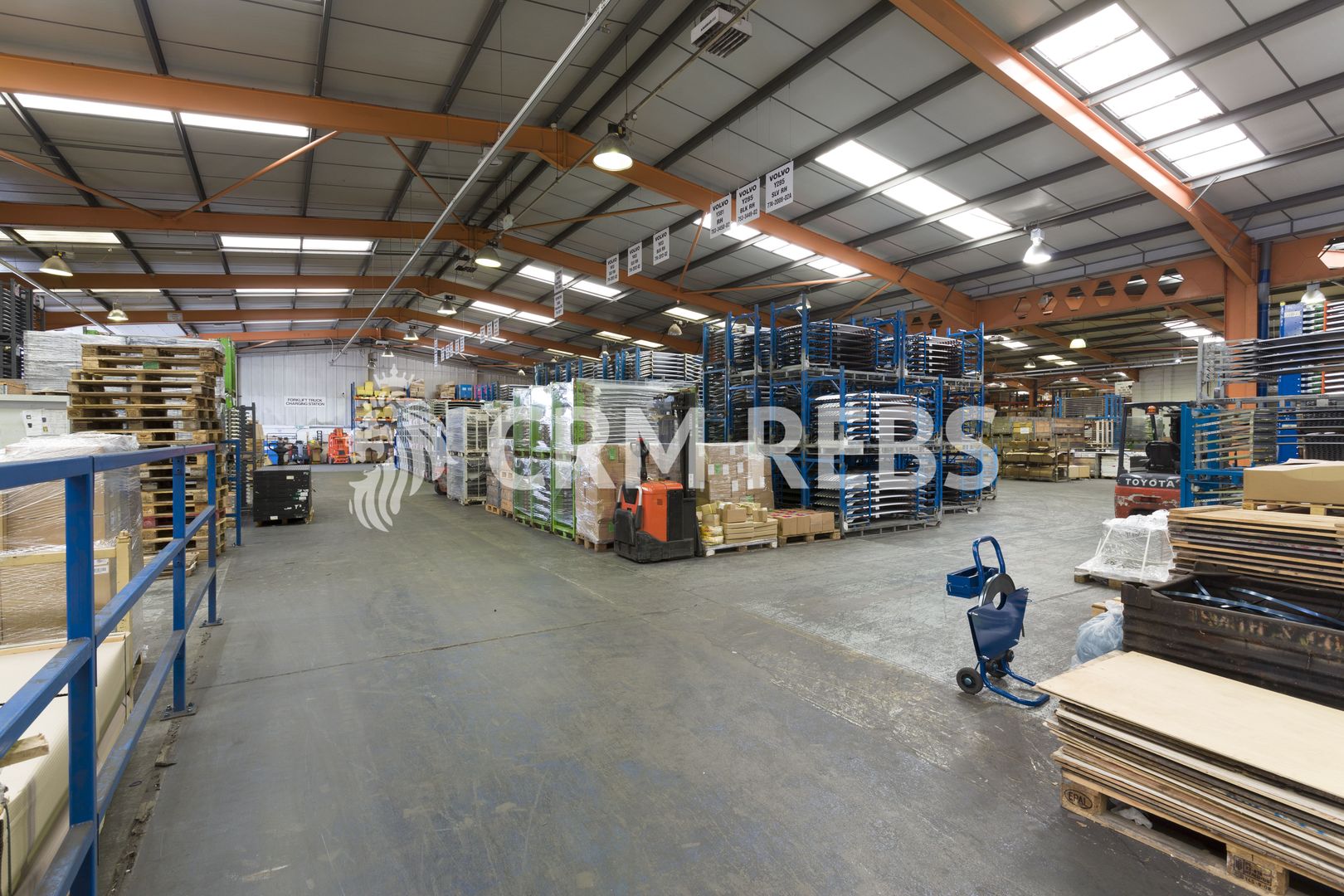 Hala spatioasa de inchiriat - Poză 3