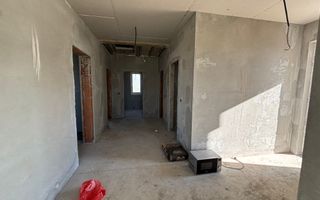 Casa individuala cu 4 camere in Mosnita Noua zona Castel - Poză 8