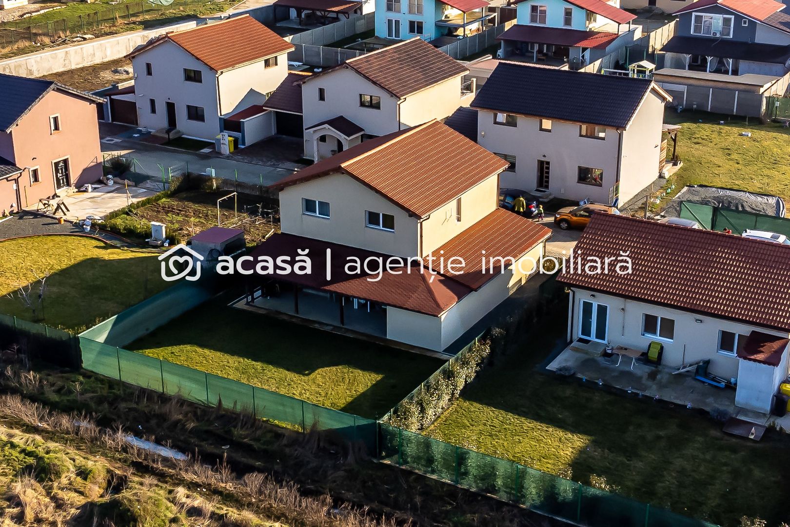 Casă cu mansardă, nouă, mobilată și utilată, în cartier Athena - Poză 10