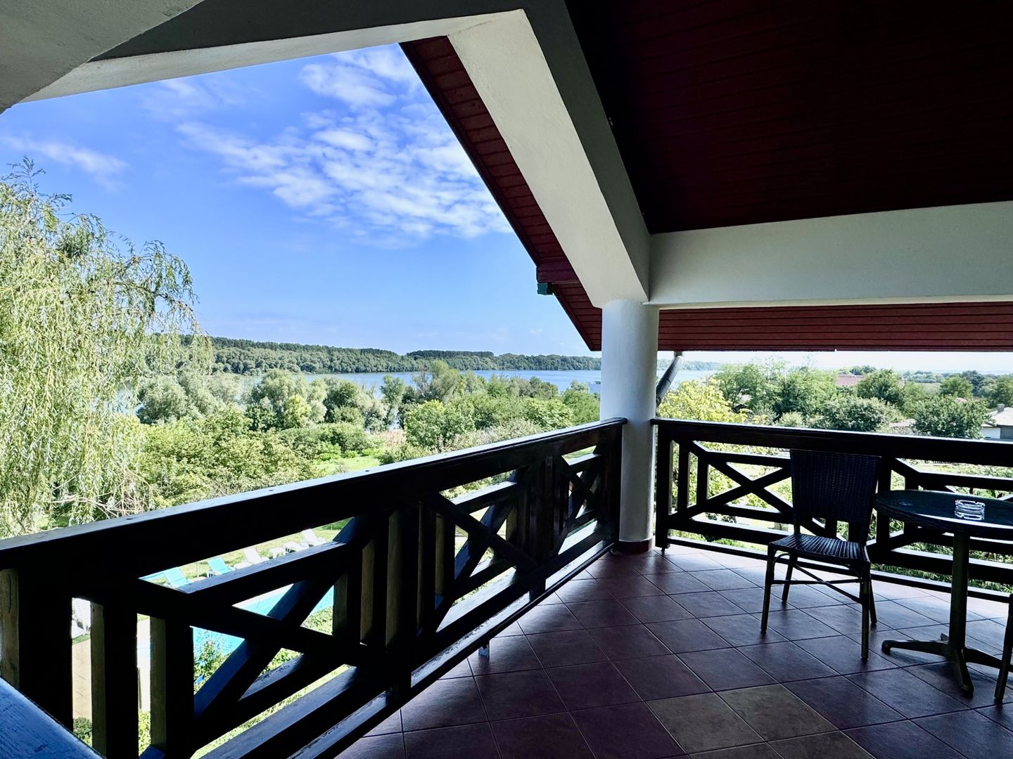 Hotel 20 camere Delta Dunarii 50 m deschidere teren 6000 mp acces auto - Poză 20