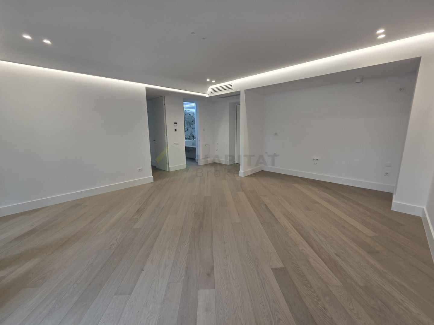 Cortina 126 – Erou Iancu- Nicolae Apartament 2 camere | Parcare inclusă | - Poză 8