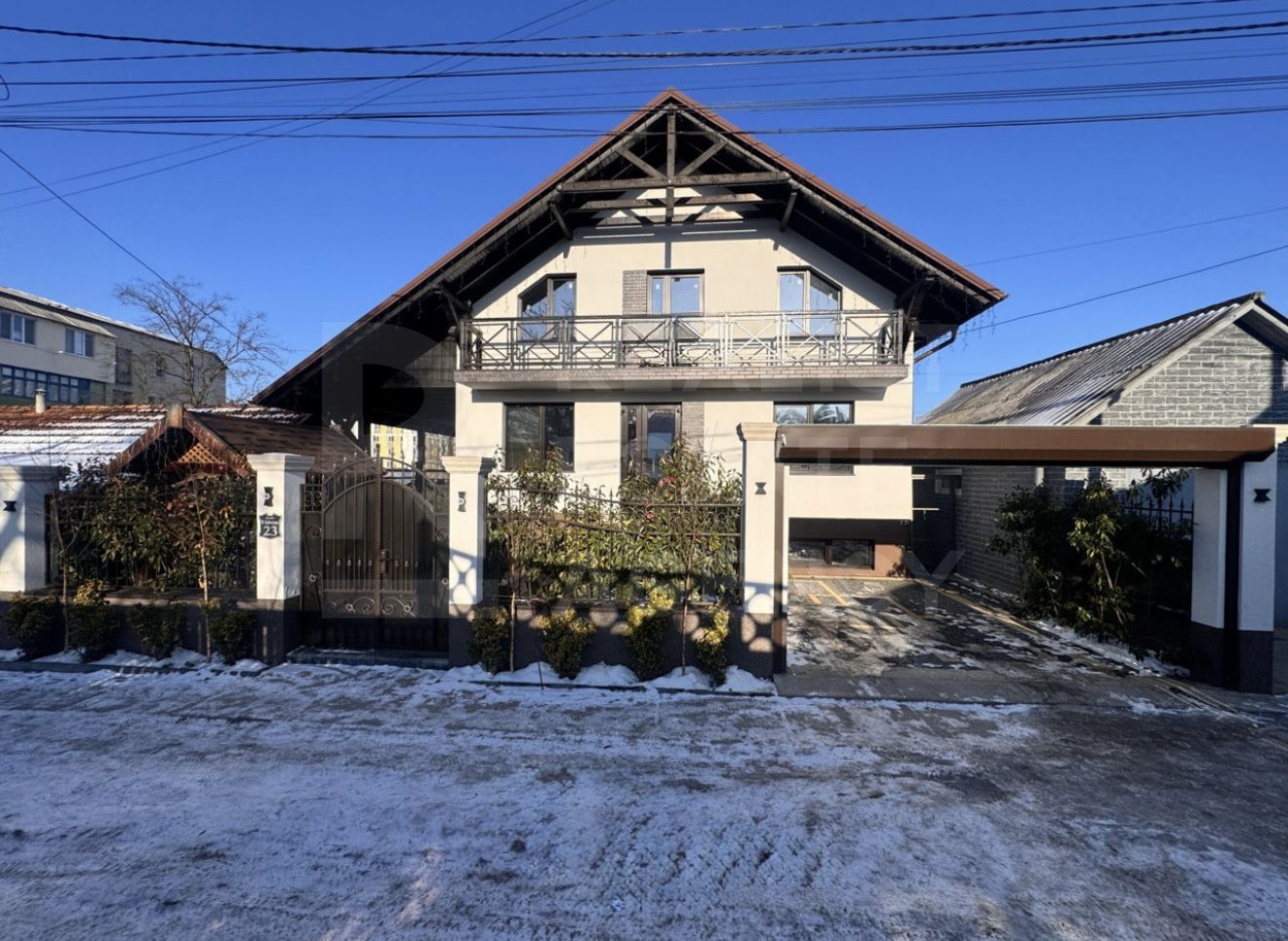 Vânzare, casă, 3 nivele, 6 camere, str. Mihail Sadoveanu, Strășeni - Poză 1