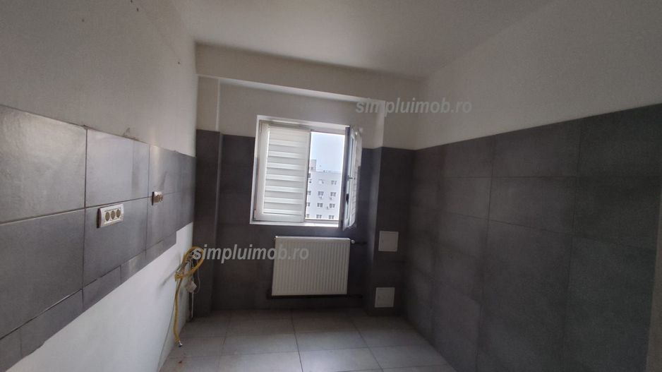 2 camere decomandat 56 mp an 1979 - Poză 9