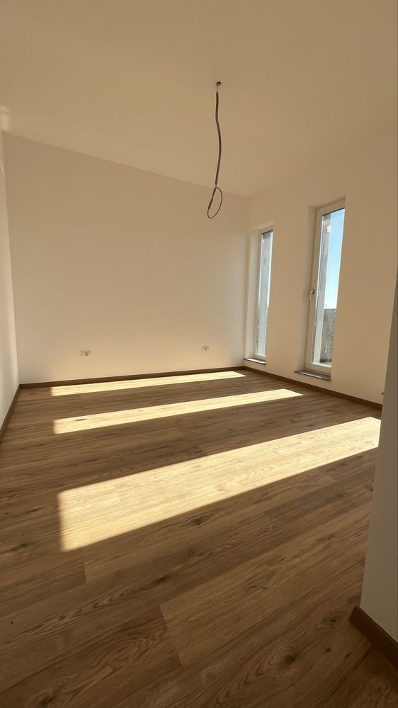 Casa cu 5 camere de vanzare in Nordul Bucurestiului - Poză 5