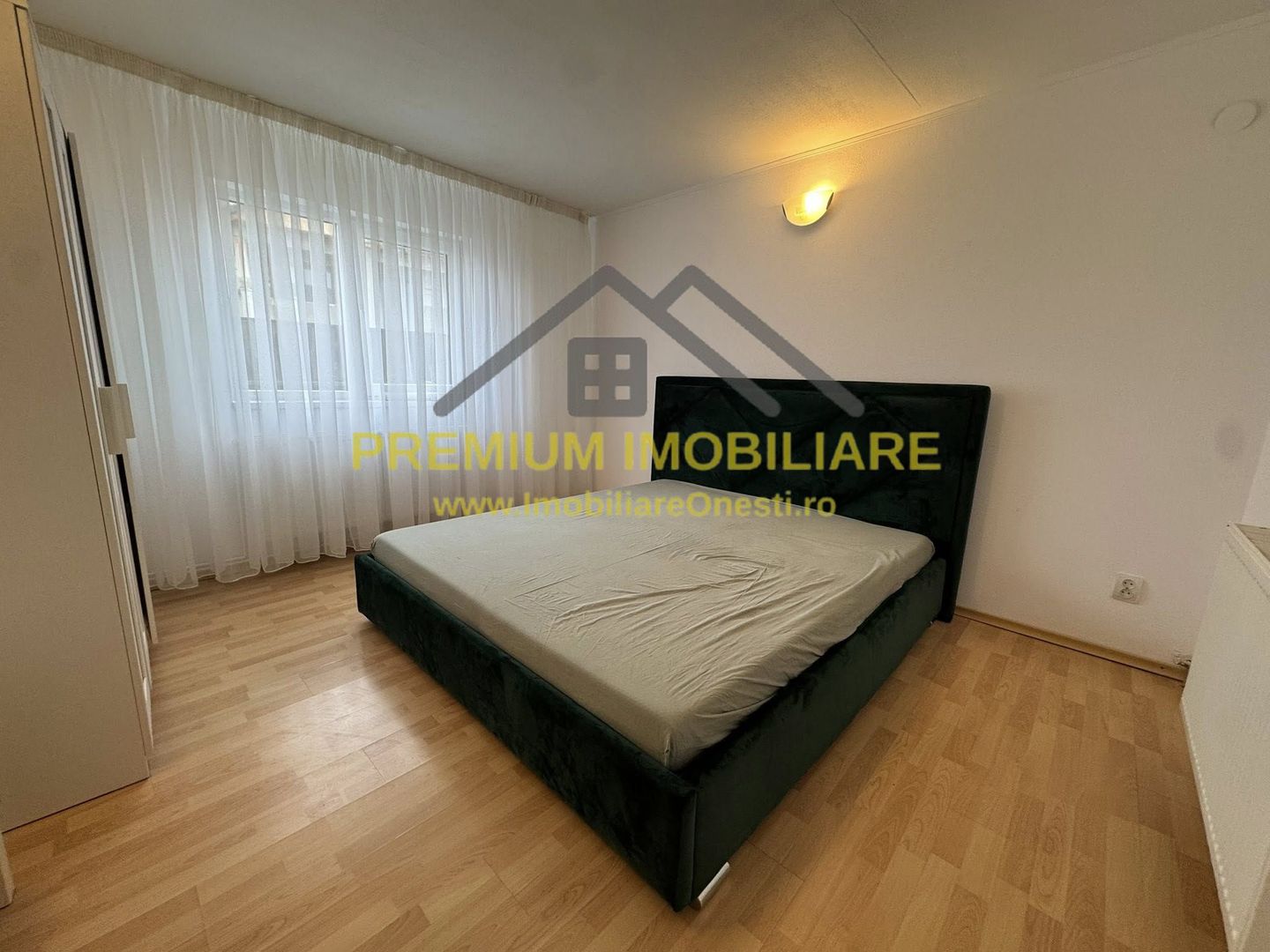 Casa de inchiriat in Onesti | Curte, Foisor, toate utilitatile - Poză 3