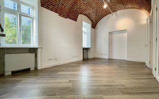 Spatiu birou in cladire istorica restaurata - Poză 6