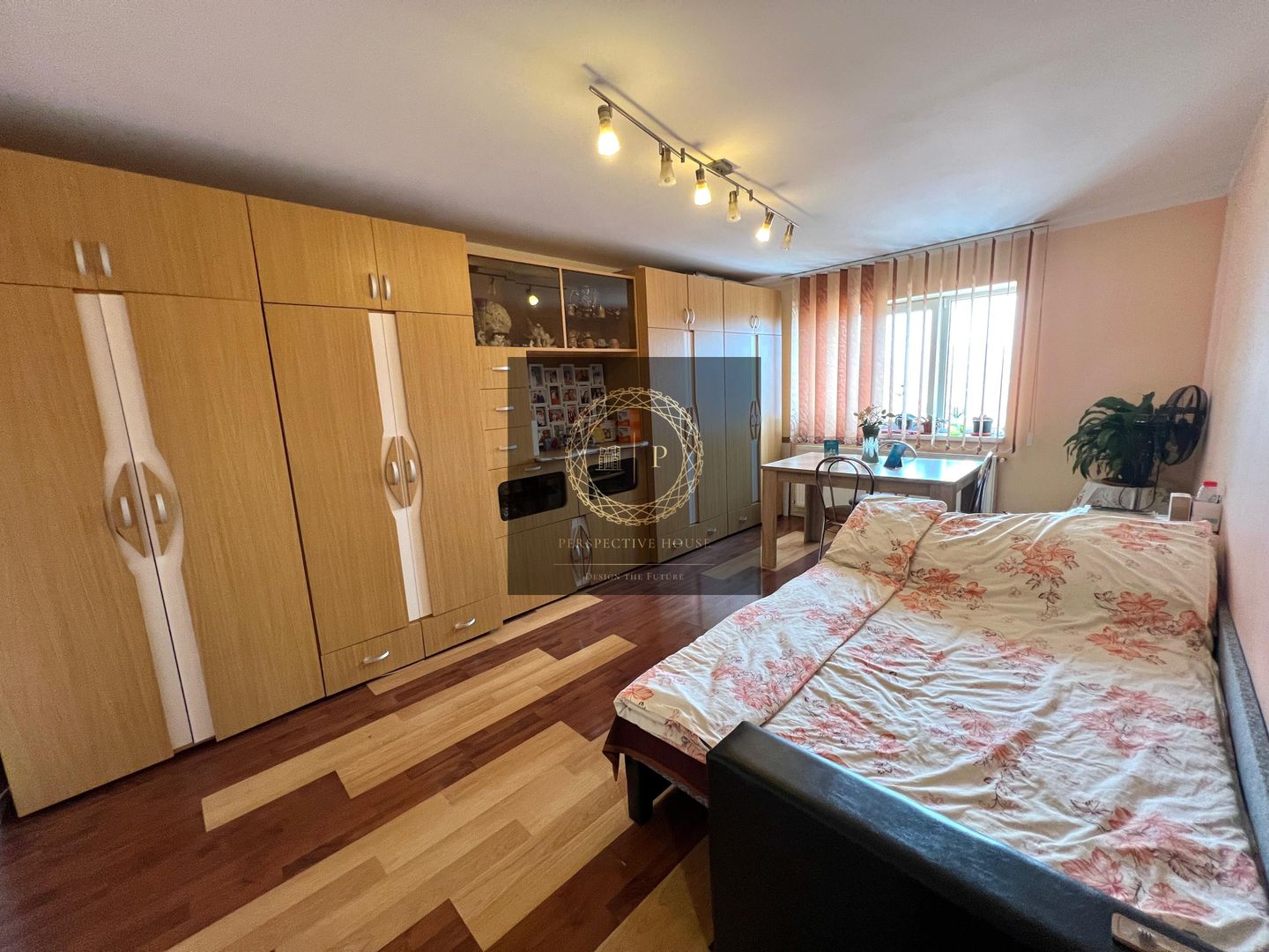 Apartament cu 2 Camere decomandat, mobilat-utilat, zona Carolina Mall - Poză 2