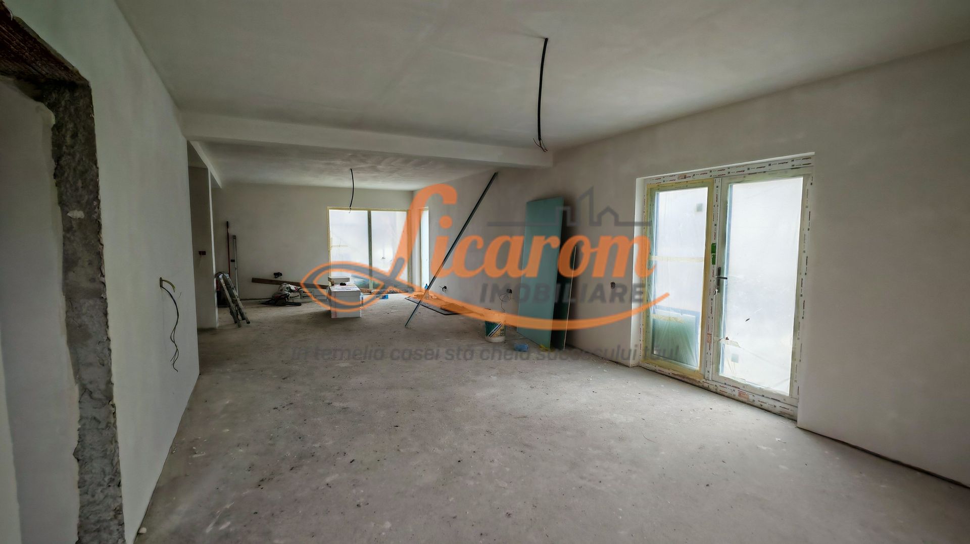 Vila LUX Parter+Etaj(stil mediteranean) in Sanpetru Calea Harmanului - Poză 13