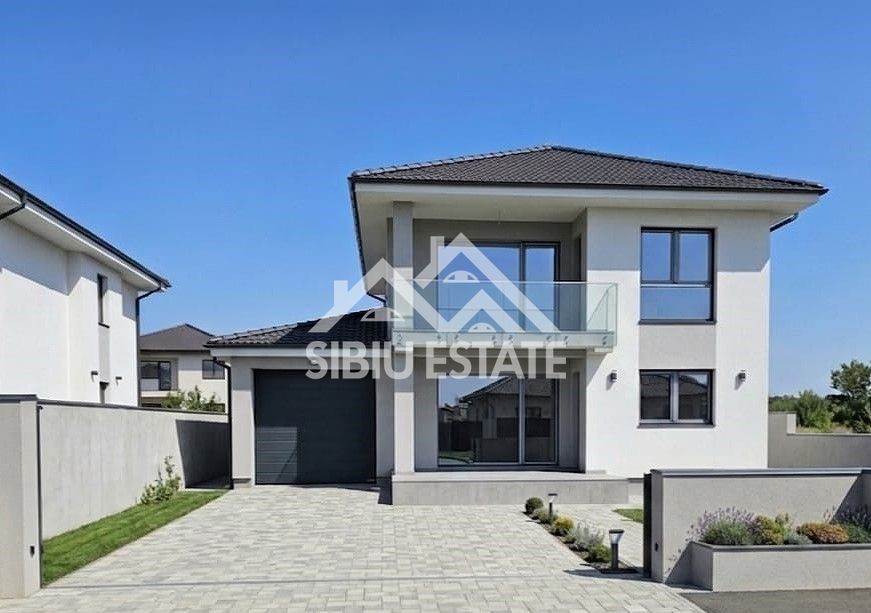 Casa noua 5 camere, 3 bai, curte mare - Poză 3