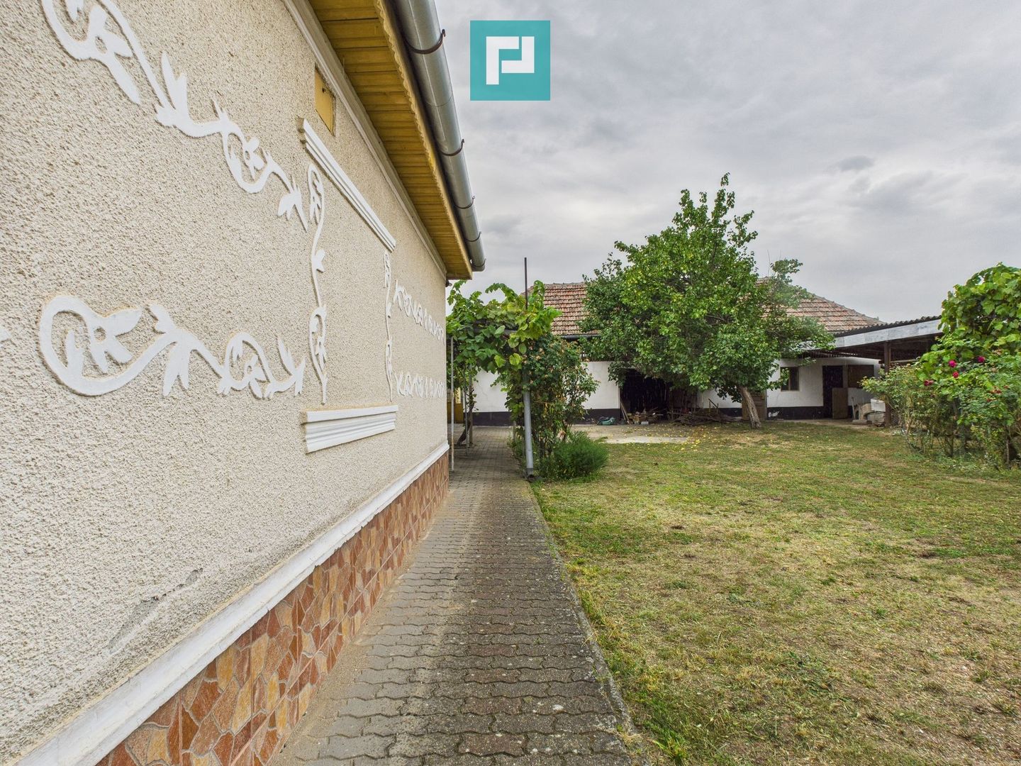 Casa Pecica, zona centrala. - Poză 2