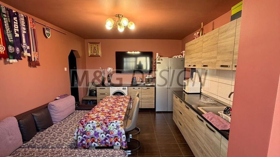 Apartament 4 camere  zona Soarelui - Poză 1