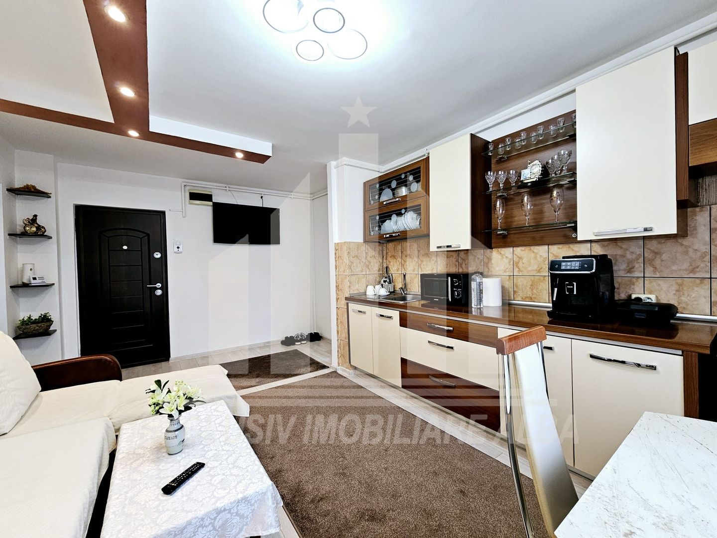 Apartament cu 2 camere decomandate, Cetate - Poză 1