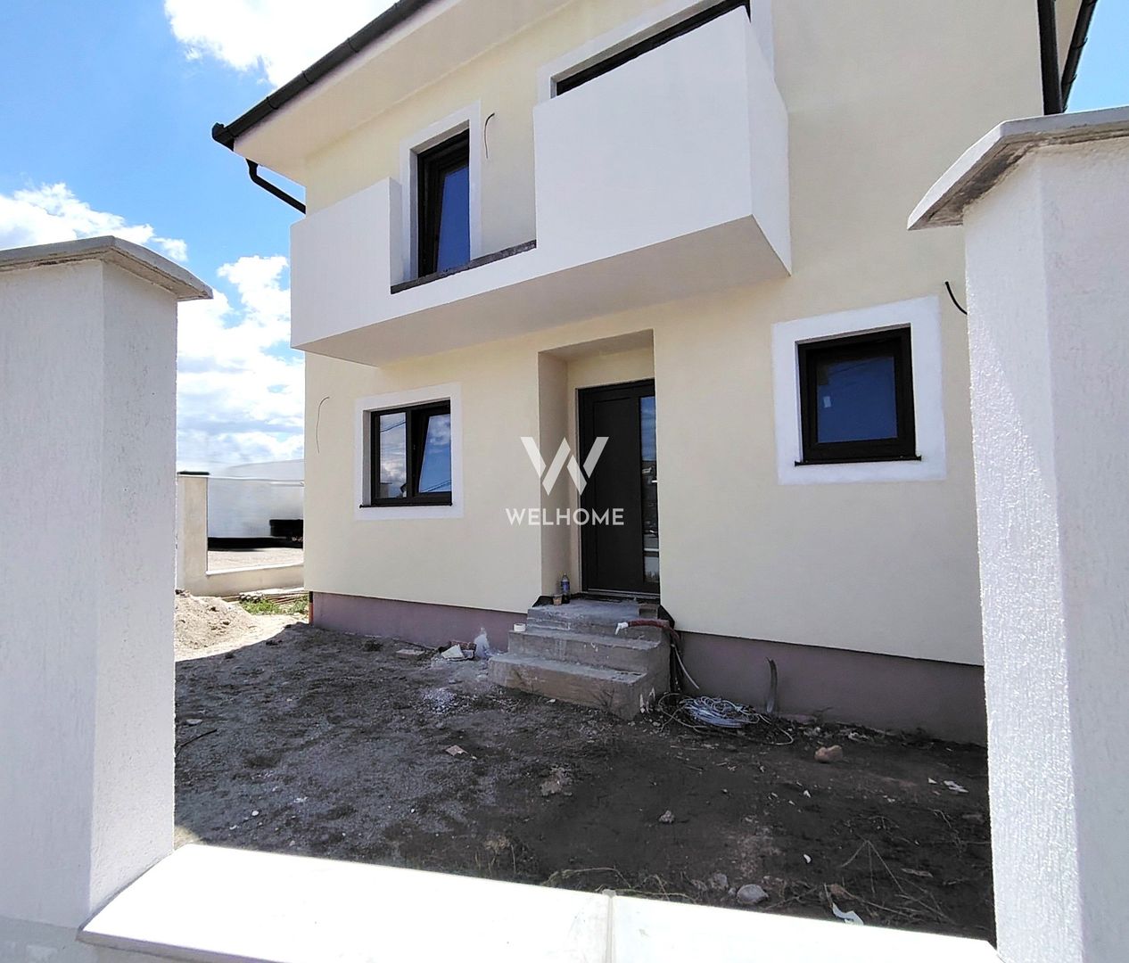 Casa Sibiu -  4 camere, 2 bai, curte - Poză 1