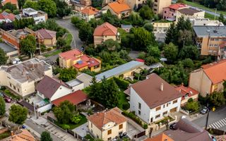 Vilă exclusivistă pe malul Mureșului – design modern si teren generos - Poză 3