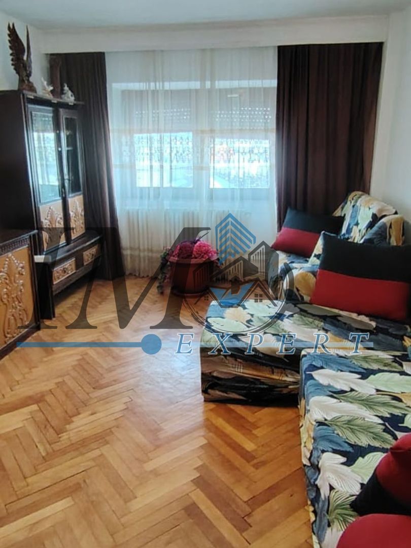 Apartament 3 camere decomandat zona Kaufland Cetate - Poză 1