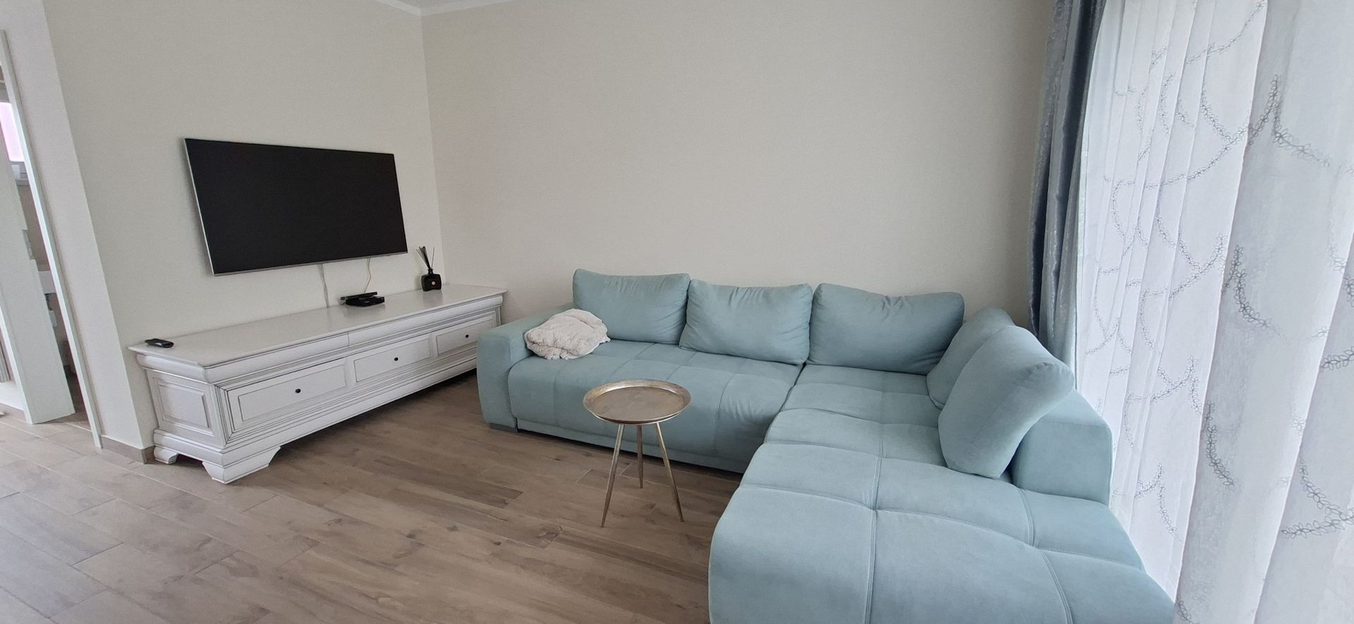 Casa la prima inchiriere cu 3 camere - Poză 1