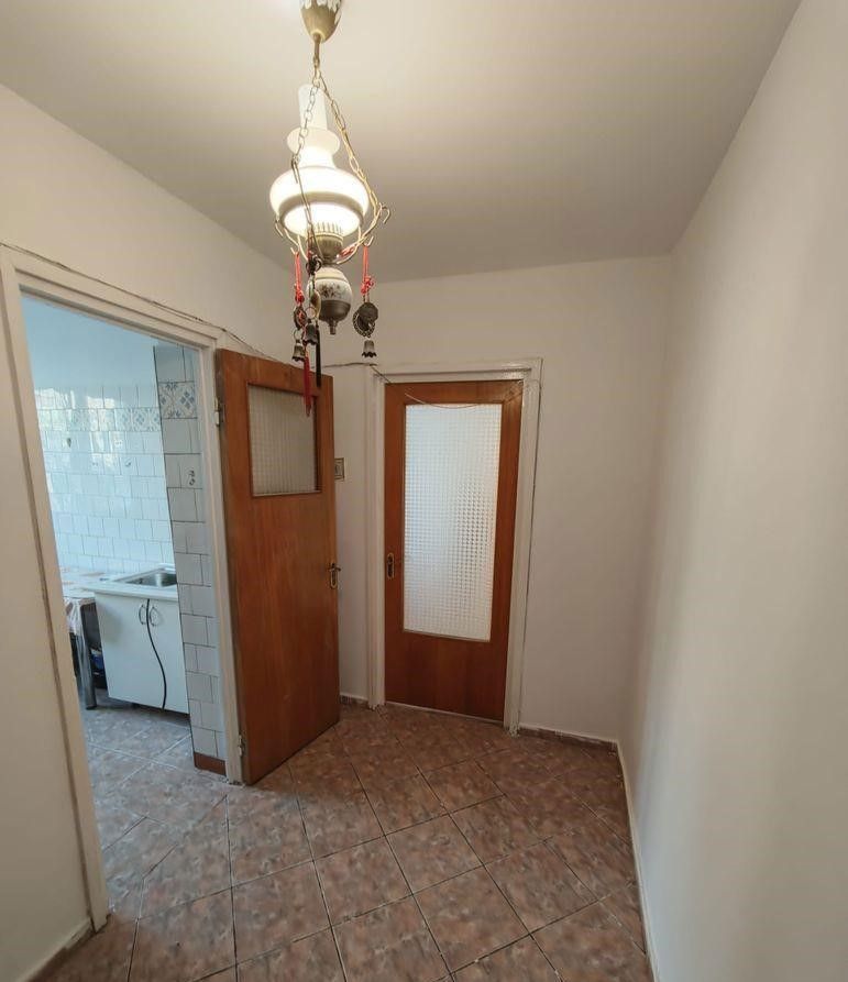 Apartament renovat cu trei camere,  Emil Racovita, 106.000€ - Poză 3