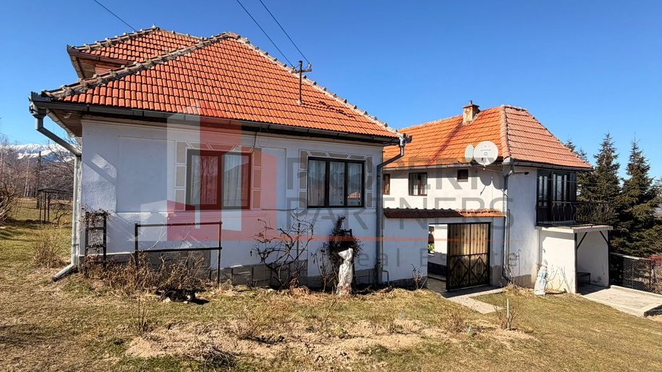 Casă tradițională cu 1800 mp teren  în Sohodol, Bran | Priveliște superba - Poză 3