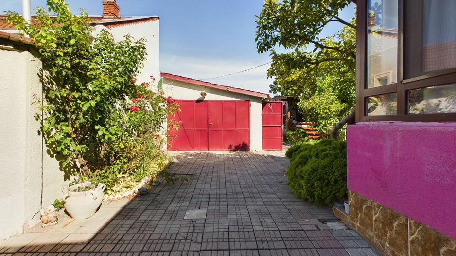 Casă individuală cu 4 camere, zonă centrală - Poză 17