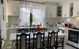 Casă spațioasă, 4 dormitoare, teren 1000 mp, în orașul Pascați - Poză 3