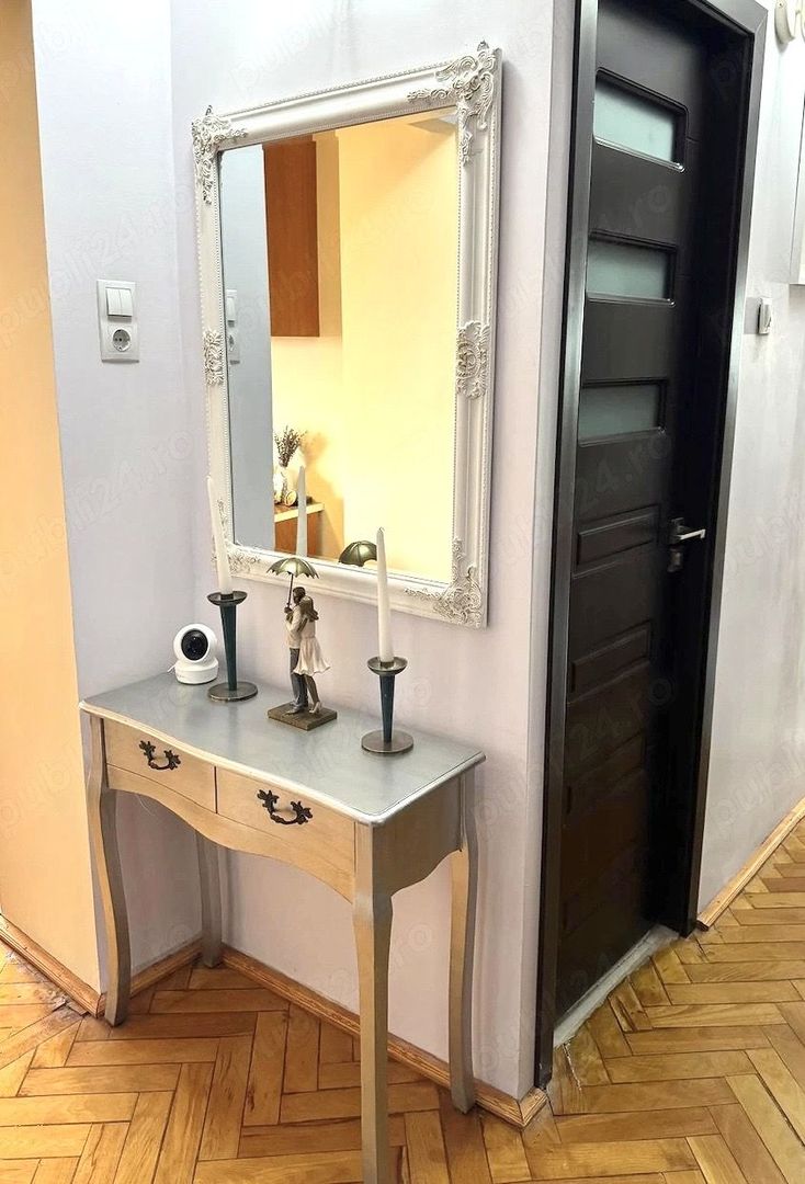 Apartament cu trei camere de vânzare, renovat complet, central - Poză 12