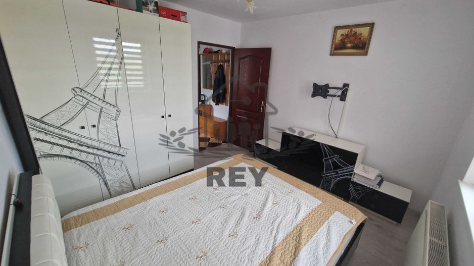 Apartament 3 camere - decomandat, mobilat, etaj 2/4, Cisnadie - Poză 1