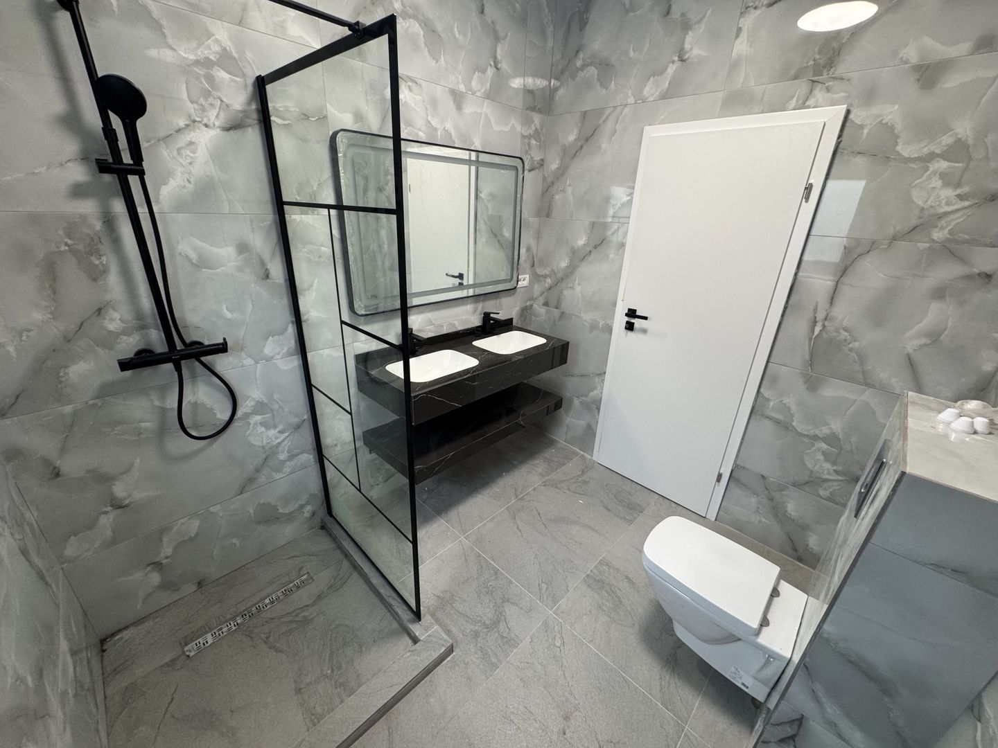 Individuala 23 august TOATE UTILITATILE, curte 350m2 - Poză 6