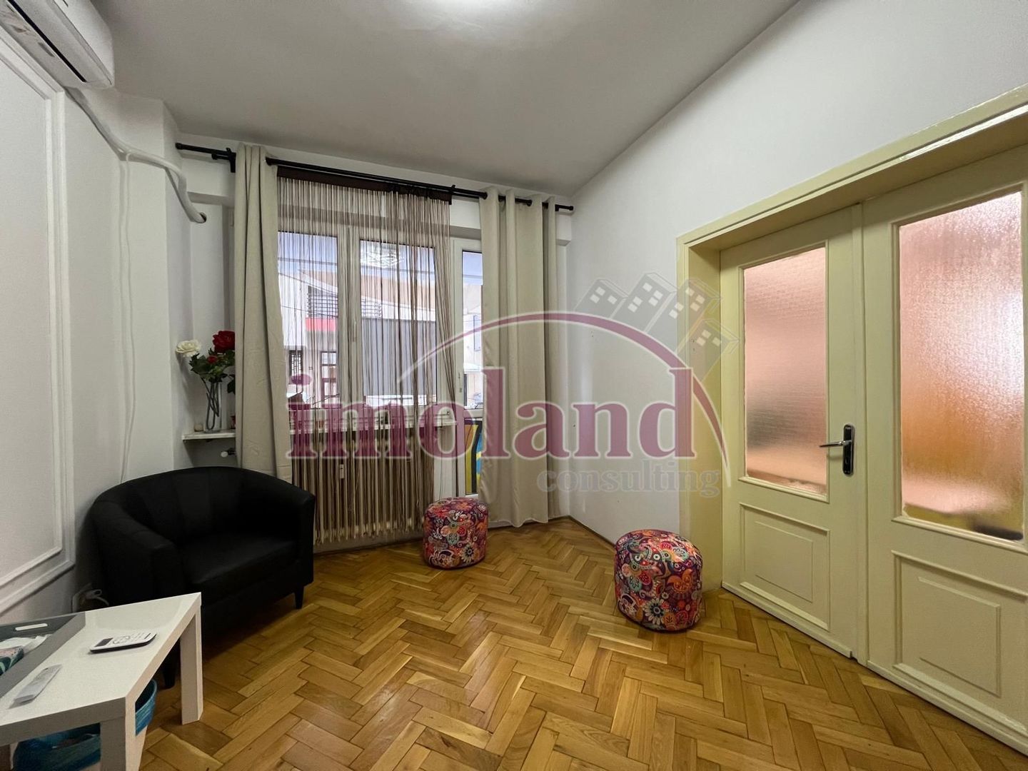 Vanzare - Parter inalt - 4 Camere - Primaverii - Poză 3