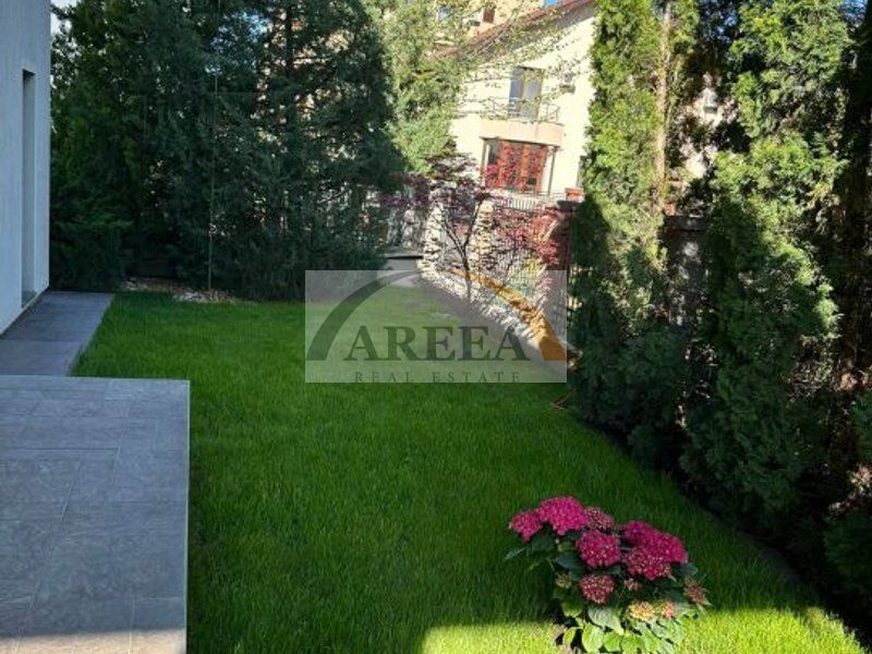 Vila lux de vanzare in cel mai dorit complex din Erou Iancu Nicolae-locatie rara - Poză 45