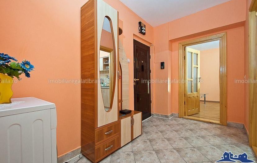 De inchiriat apartament cu 2 camere, Piata Centrala, 370 euro - Poză 5