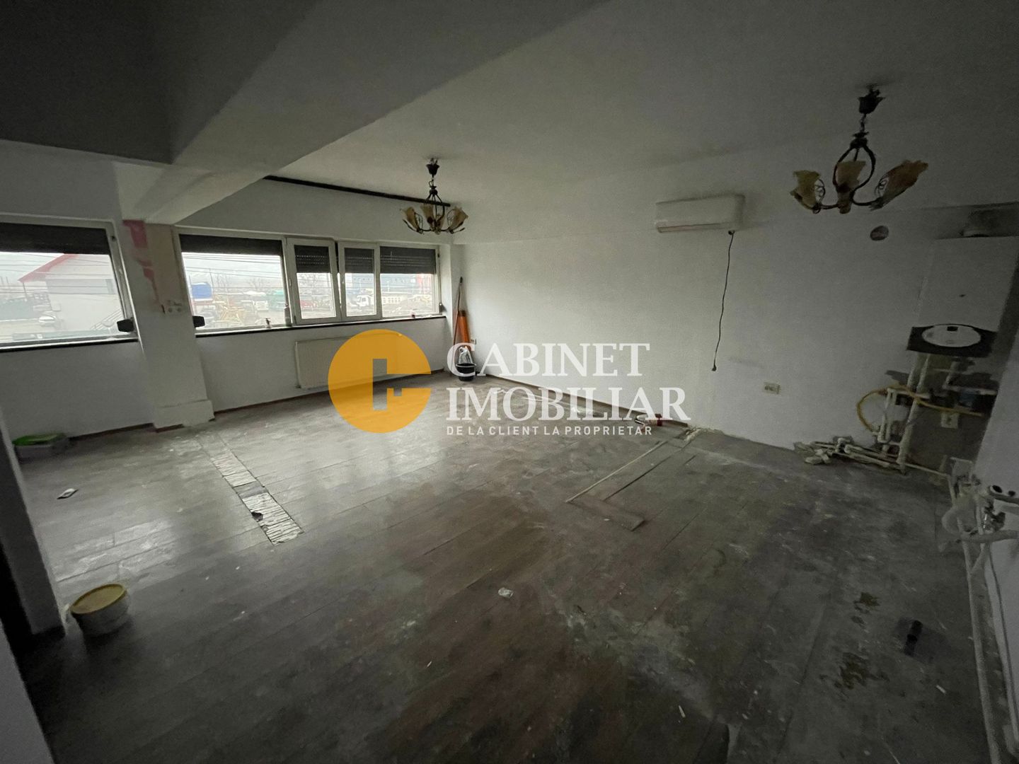 Spatiu Comercial 100mp utili - LA BULEVARD - locuri de parcare - Poză 5