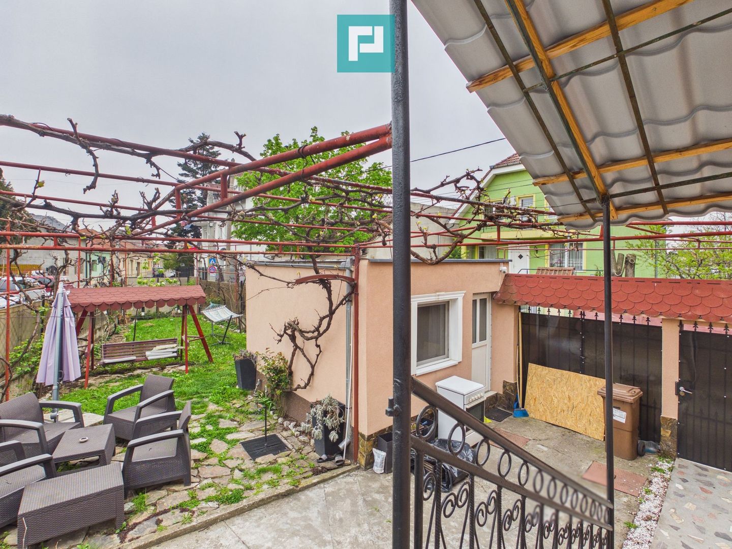 Casă la curte, 65 mp utili, 2 camere, curte mare - Poză 15