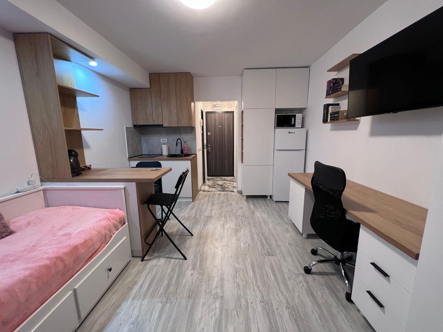 Garsonieră modernă, pet friendly etaj 1, bloc reabilitat, 1 min metrou - Poză 1