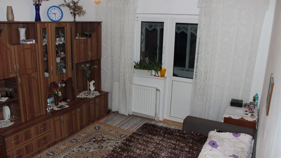 Apartament 2 camere etaj 2 Aleea Crinului - Poză 1