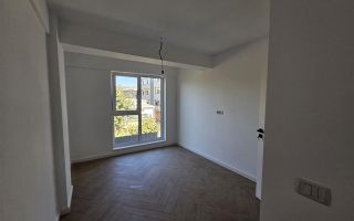 Apartament exclusivist dispus P+1E + curte 70mp - Poză 10