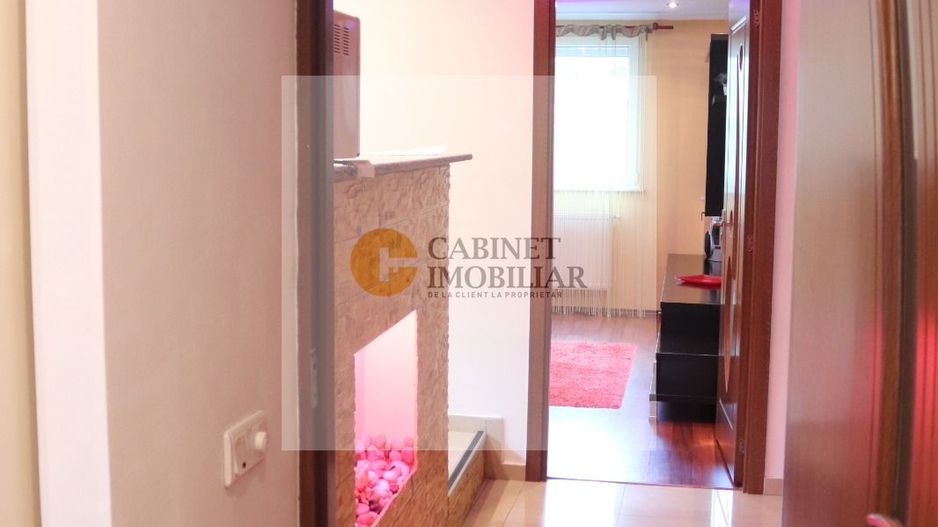 2 Camere - Hol Locuibil | Decomandat | 3/10 | Credit | M Lujer - 3 min - Poză 15