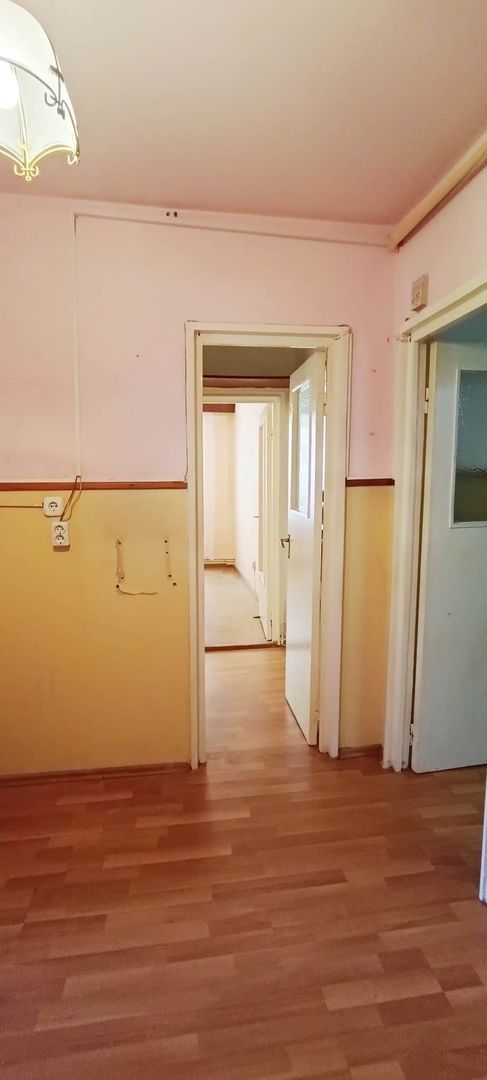 Apartament circular in cartierul astra - Poză 13