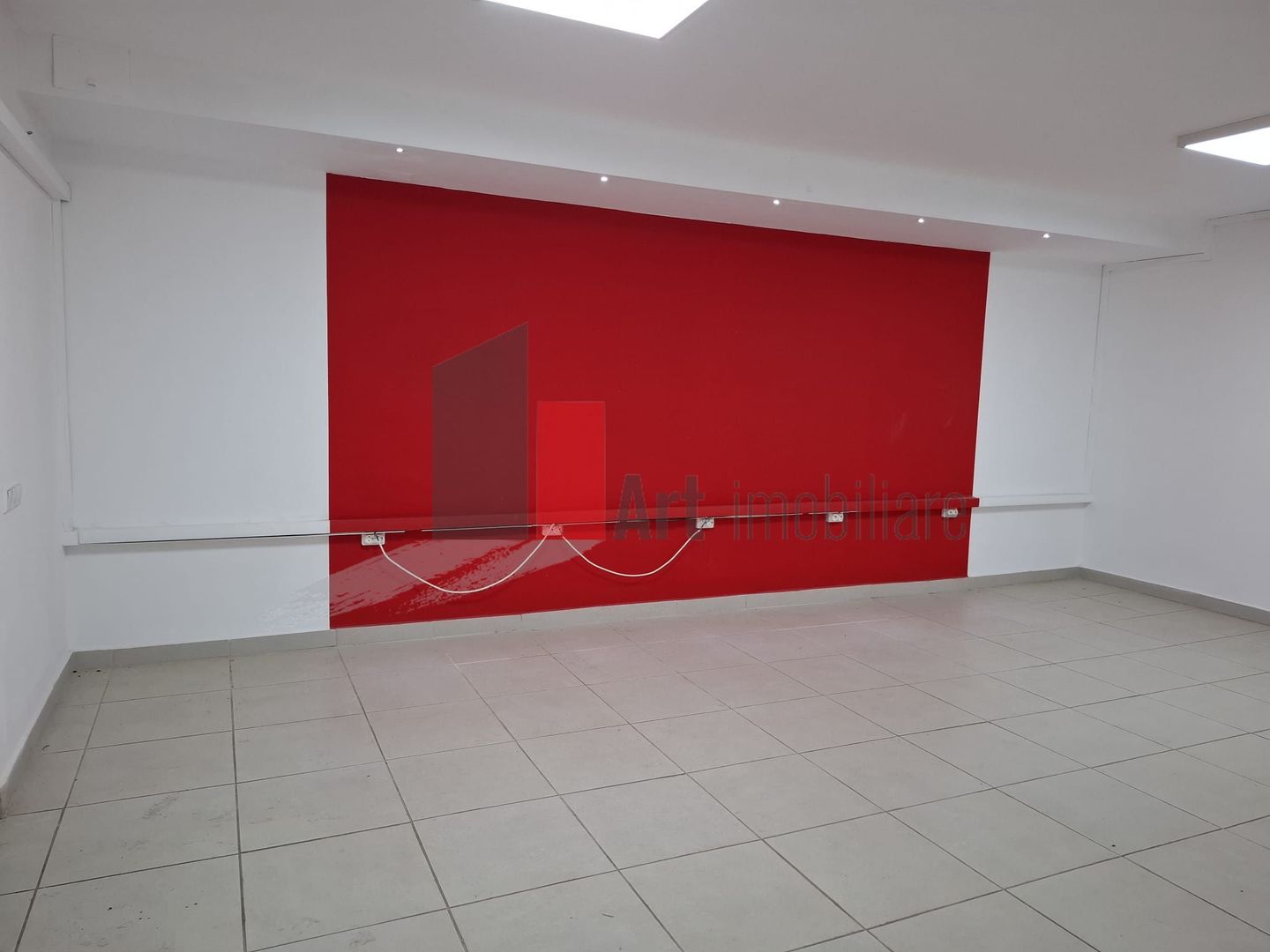Spatiul "NESTALAN", complex comercial, Gara de Est - Poză 1