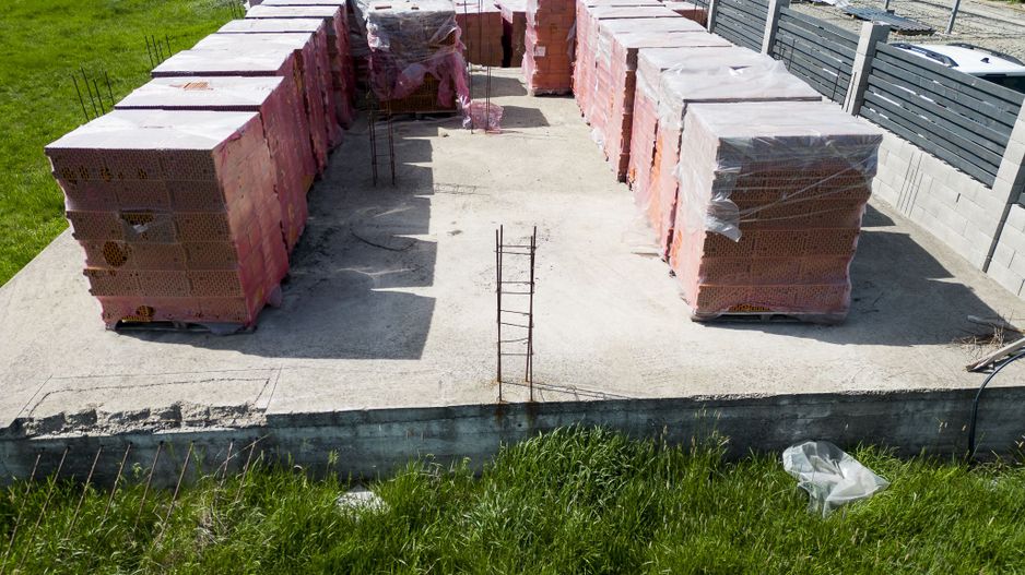 Loc de casă în Zimand Cuz+materiale de construcții - Poză 4