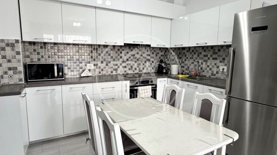 Apartament de închiriat cu 3 camere în Prima Universității, Oradea. - Poză 3