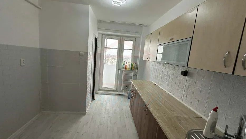 Vanzare apartament cu 3 camere, zona Micro 21, suprafata 76 mp. - Poză 1