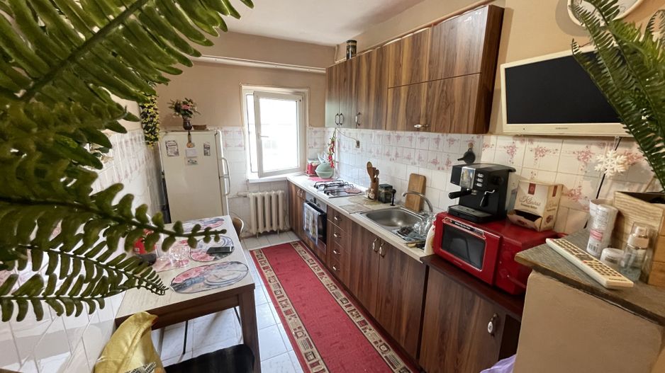 Dambovita | 2 camere | Decomandat | Etaj intermediar - Poză 1