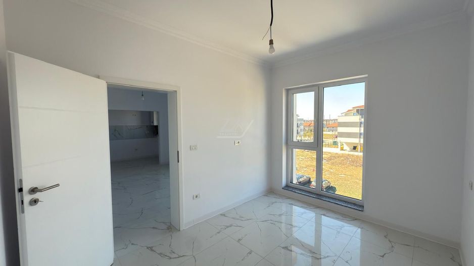 Etaj 1. Loc de parcare. Asfalt. - Poză 8