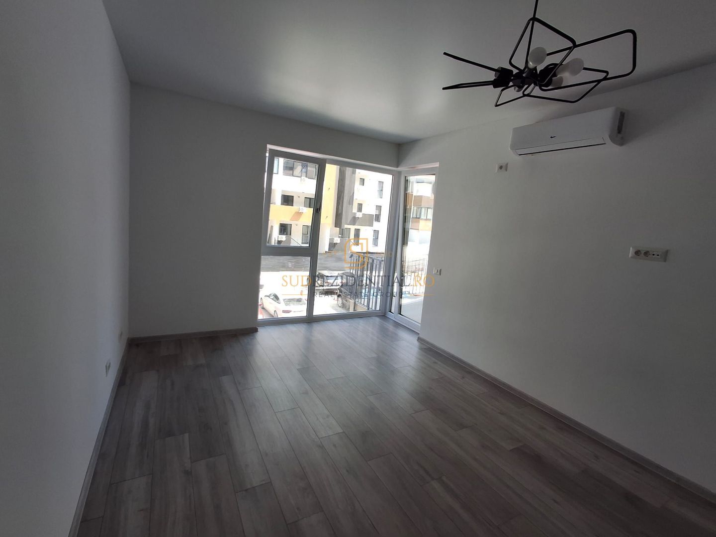 Garsoniera spatioasa, prima inchiriere, metrou Berceni, Biruintei - Poză 10