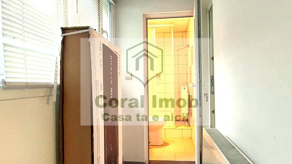 Vanzare casa 6 camere, 3 bai, 3 bucatarii, 2 centrale,  curte individu - Poză 13