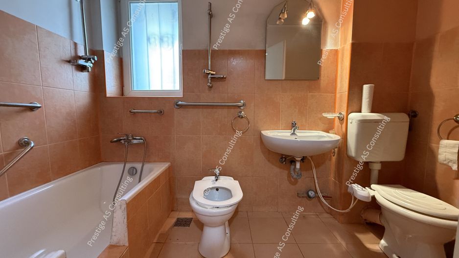 Apartament 4 camere, parter inalt zona Punctele Cardinale - Central - Poză 11