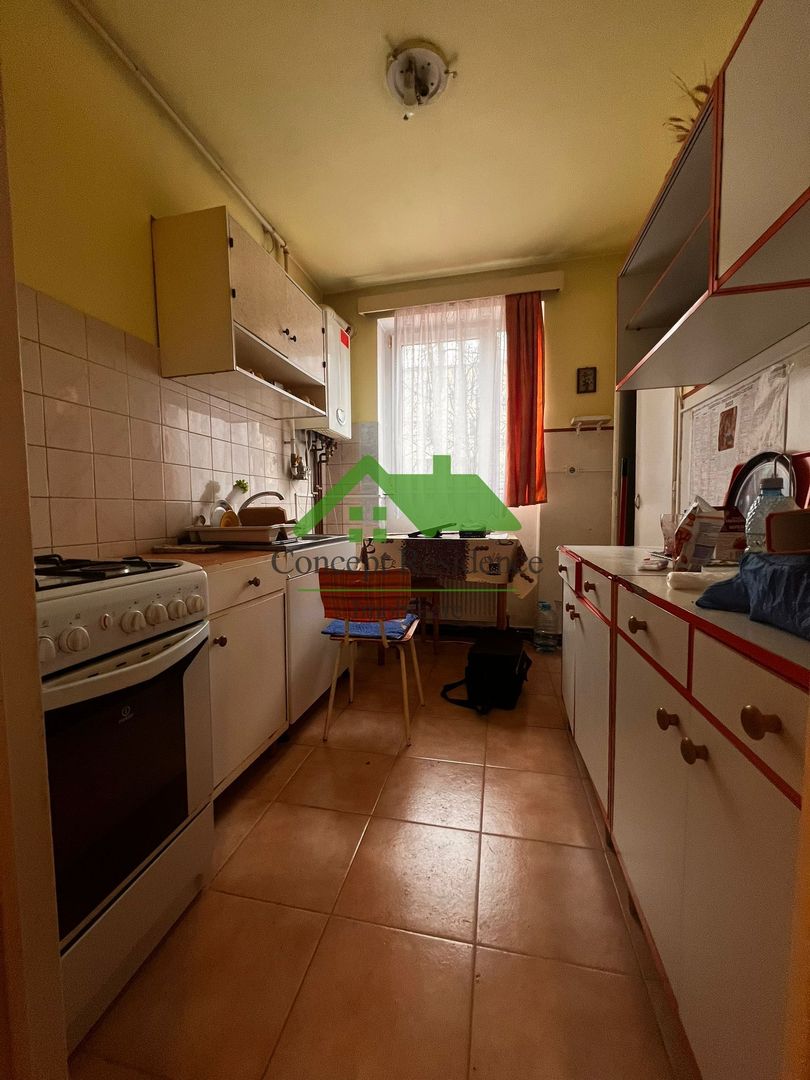 Ap. 2 camere decomandat, 50 mp, etaj 1, zona Albina - Poză 1